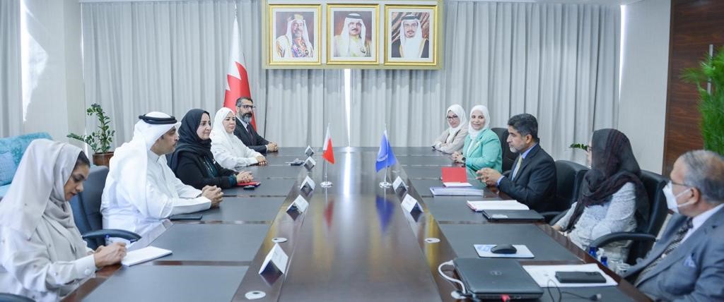 خلال استقبالها المدير الإقليمي لمنظمة الصحة العالمية لإقليم شرق المتوسط وزيرة الصحة: مملكة البحرين ماضية في تعزيز شراكتها مع منظمة الصحة العالمية بما يحقّق الأهداف الصحية المُشتركة ويحفظ صحة الإنسان وسلامة المجتمعات