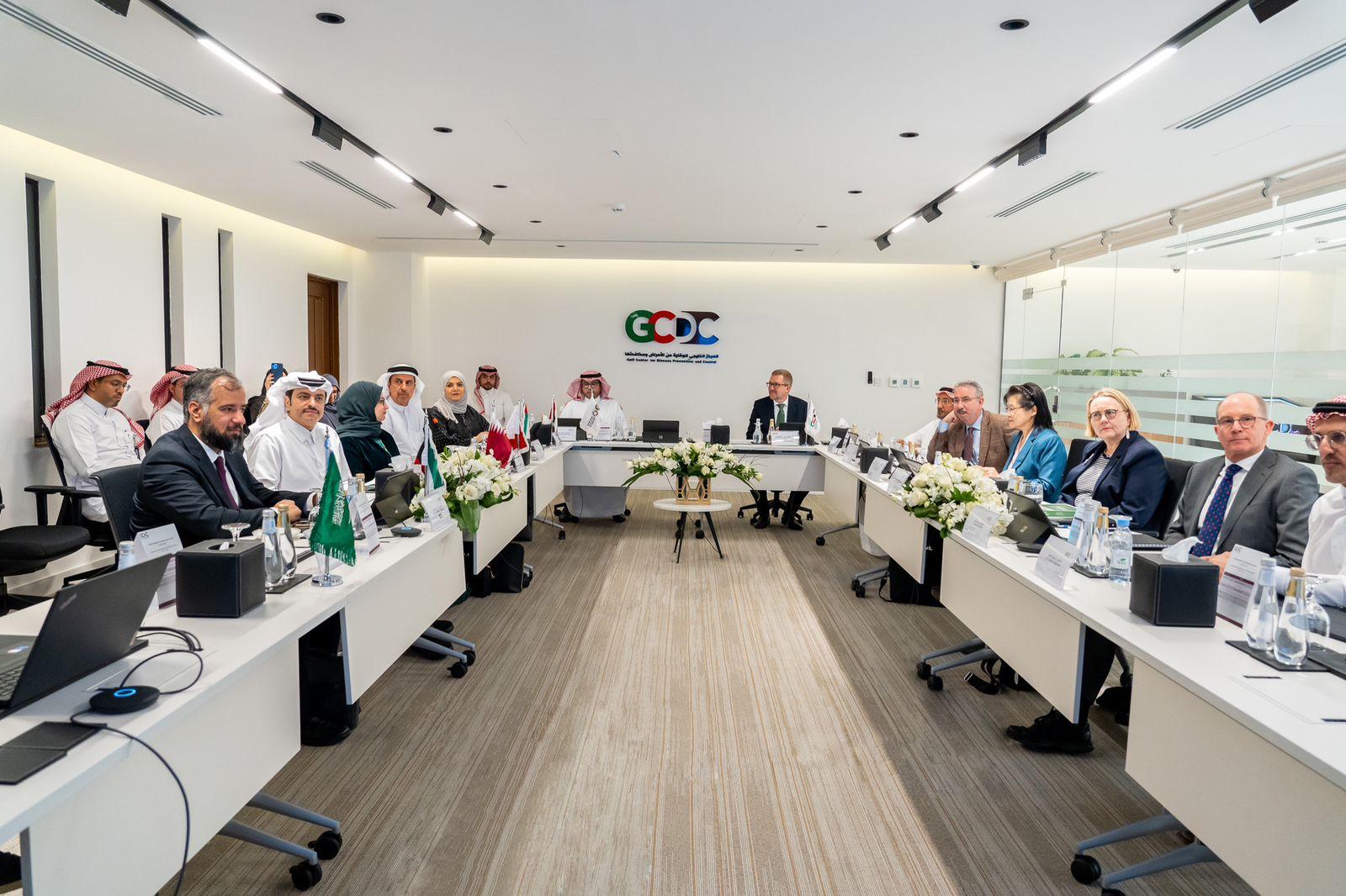 بحضور الدكتورة إجلال العلوي ممثلاً عن مملكة البحرين - المجلس الإشرافي للمركز الخليجي للوقاية يعقد اجتماعه التاسع