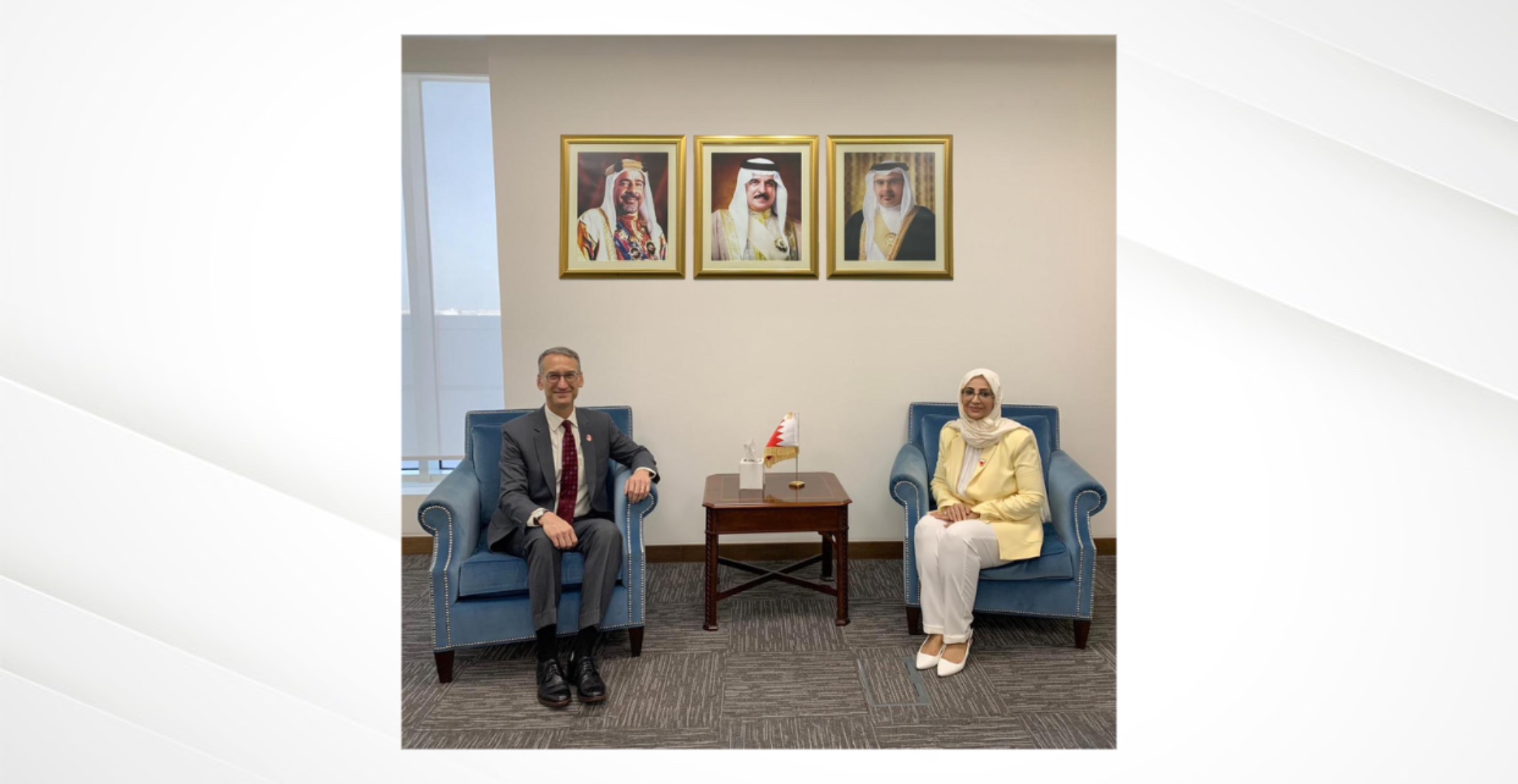 وزيرة الصحة تستقبل سفير الولايات المتحدة الأمريكية لدى مملكة البحرين