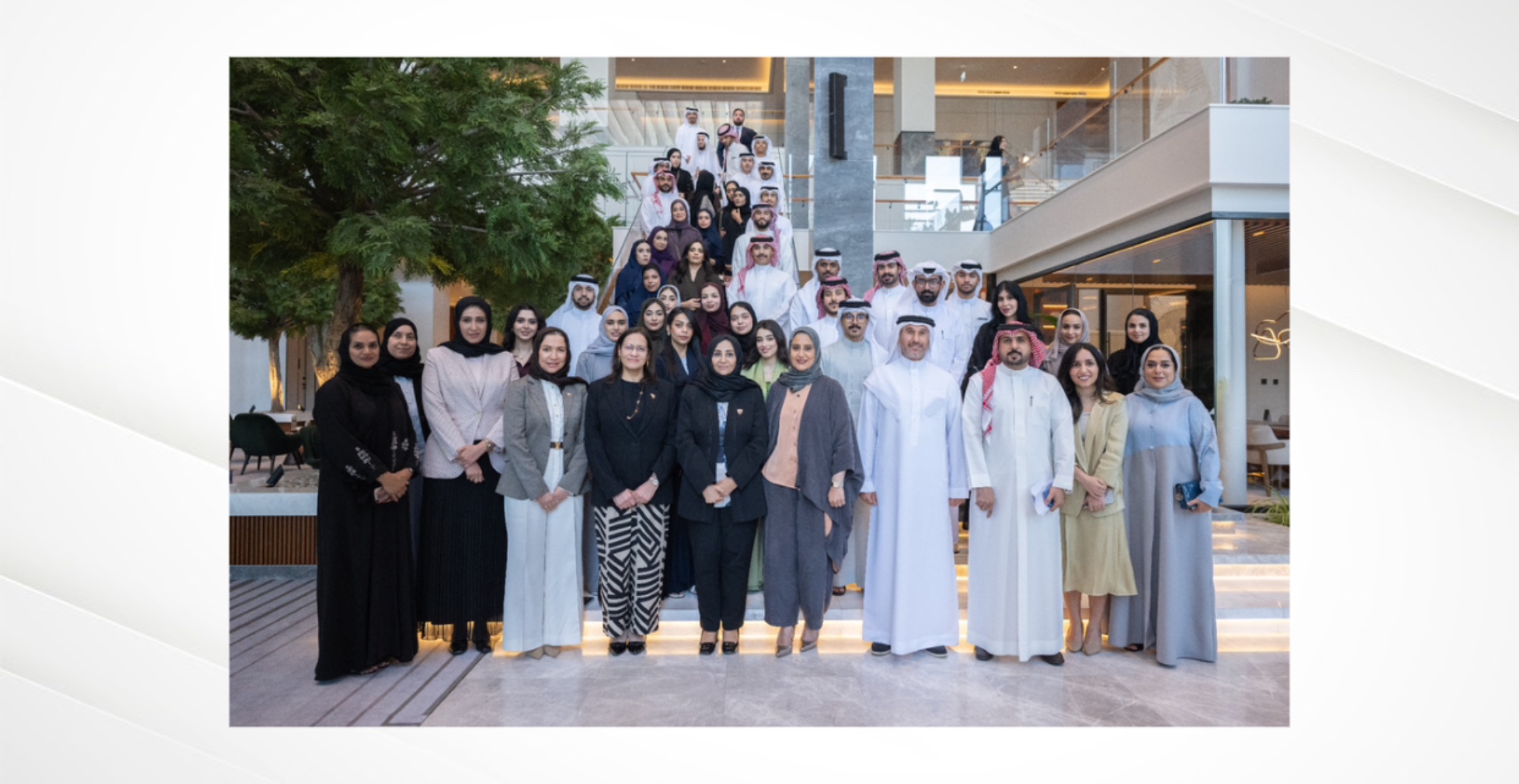 خلال لقاء حواري ضمن برنامج "رهان المستقبل"  - وزيرة الصحة: الشباب البحريني الثروة الحقيقية وعماد التنمية المستدامة